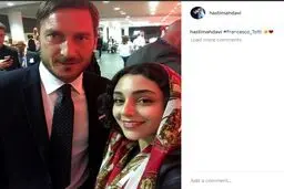 تصویری از بازیگر زن ایرانی کنار فرانچسکو توتی در ایتالیا