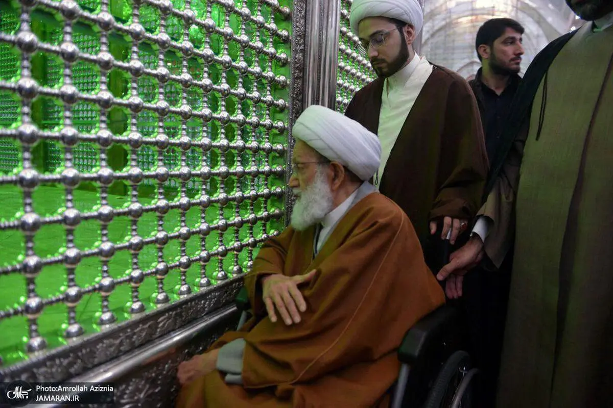 عکس: حضور رهبر شیعیان بحرین در حرم مطهر امام خمینی(س)