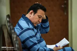 عکسی از هدایتی در ششمین جلسه دادگاه