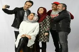 سلفی بازیگران سریال گلشیفته/عکس