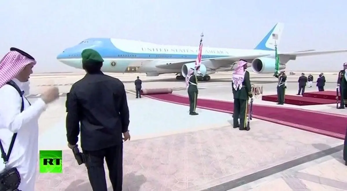 هواپیمای ترامپ در عربستان/عکس