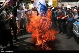 تصاویر راهپیمایی نمازگزاران معترض به بد عهدی آمریکا