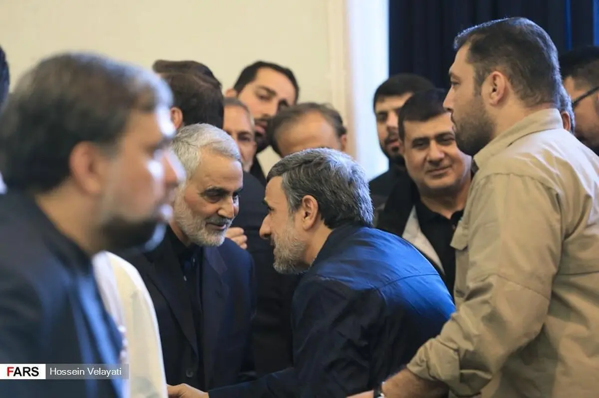 تصویری از دیدار سردار سلیمانی و احمدی‌نژاد