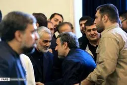تصویری از دیدار سردار سلیمانی و احمدی‌نژاد