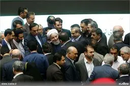 روحانی در میان نمایندگان مجلس/ عکس