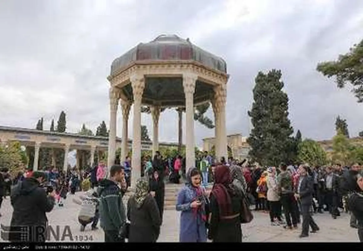 آرامگاه حافظ در ایام نوروز/ تصاویر