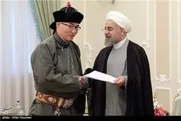 لباس مغولی سفیر در ساختمان ریاست جمهوری/عکس