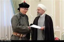 لباس مغولی سفیر در ساختمان ریاست جمهوری/عکس