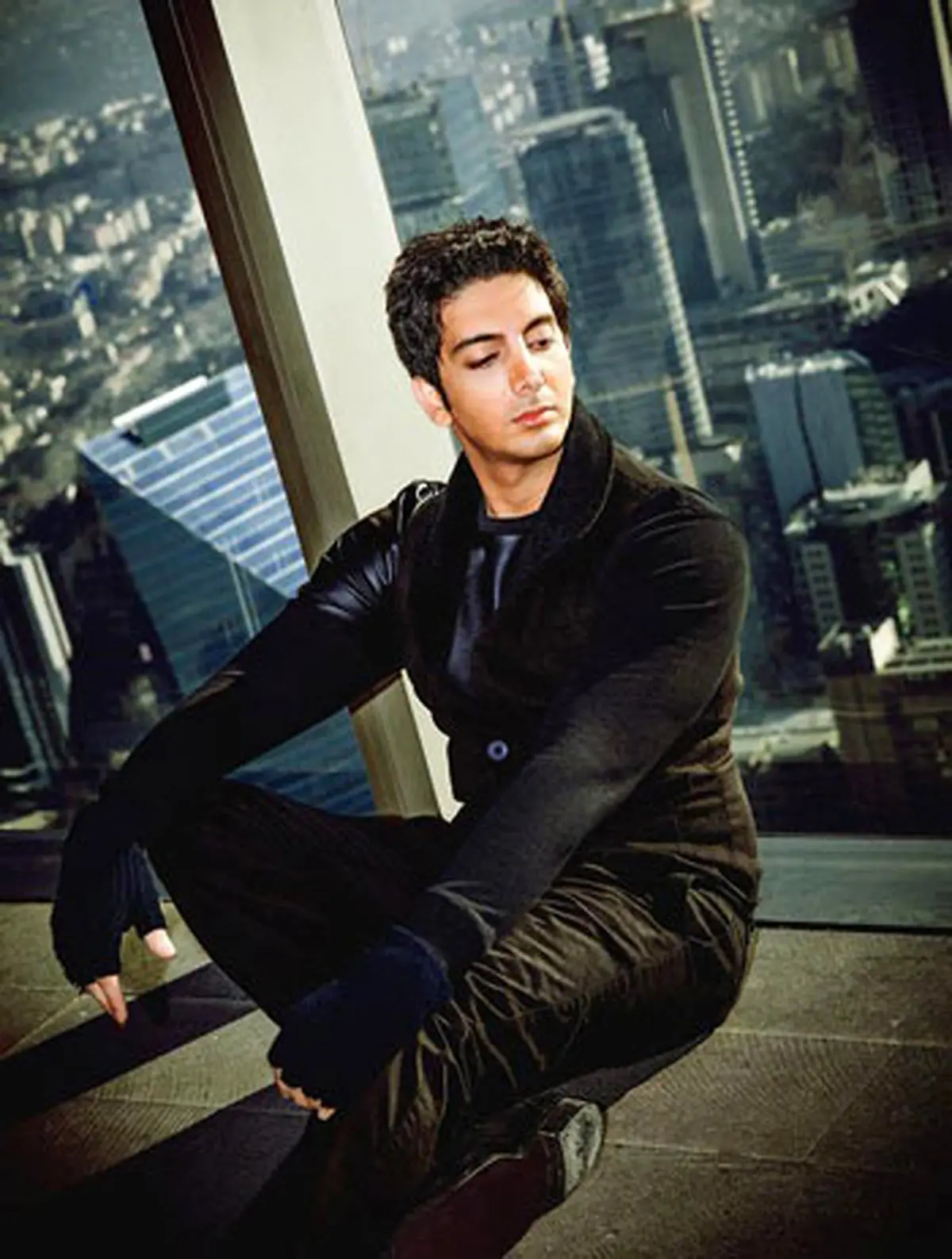 گفتگو با فرزاد فرزین، «پاپ استار» وطنی!/ موزیسین داخلی مخصوصا خواننده ها حتی سواد موسیقیایی ندارند