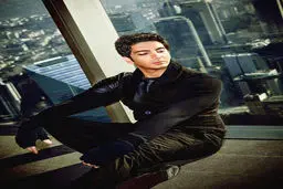 گفتگو با فرزاد فرزین، «پاپ استار» وطنی!/ موزیسین داخلی مخصوصا خواننده ها حتی سواد موسیقیایی ندارند