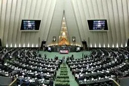 مشاور رئیس مجلس: علي لاریجانی تمایل دارد قالیباف رئیس مجلس آینده شود/ زاکانی جدی‌ترین رقیب قالیباف است