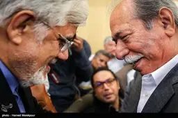 خوش‌وبش‌ نصیریان و عارف در حاشیه مراسم داوود رشیدی/عکس