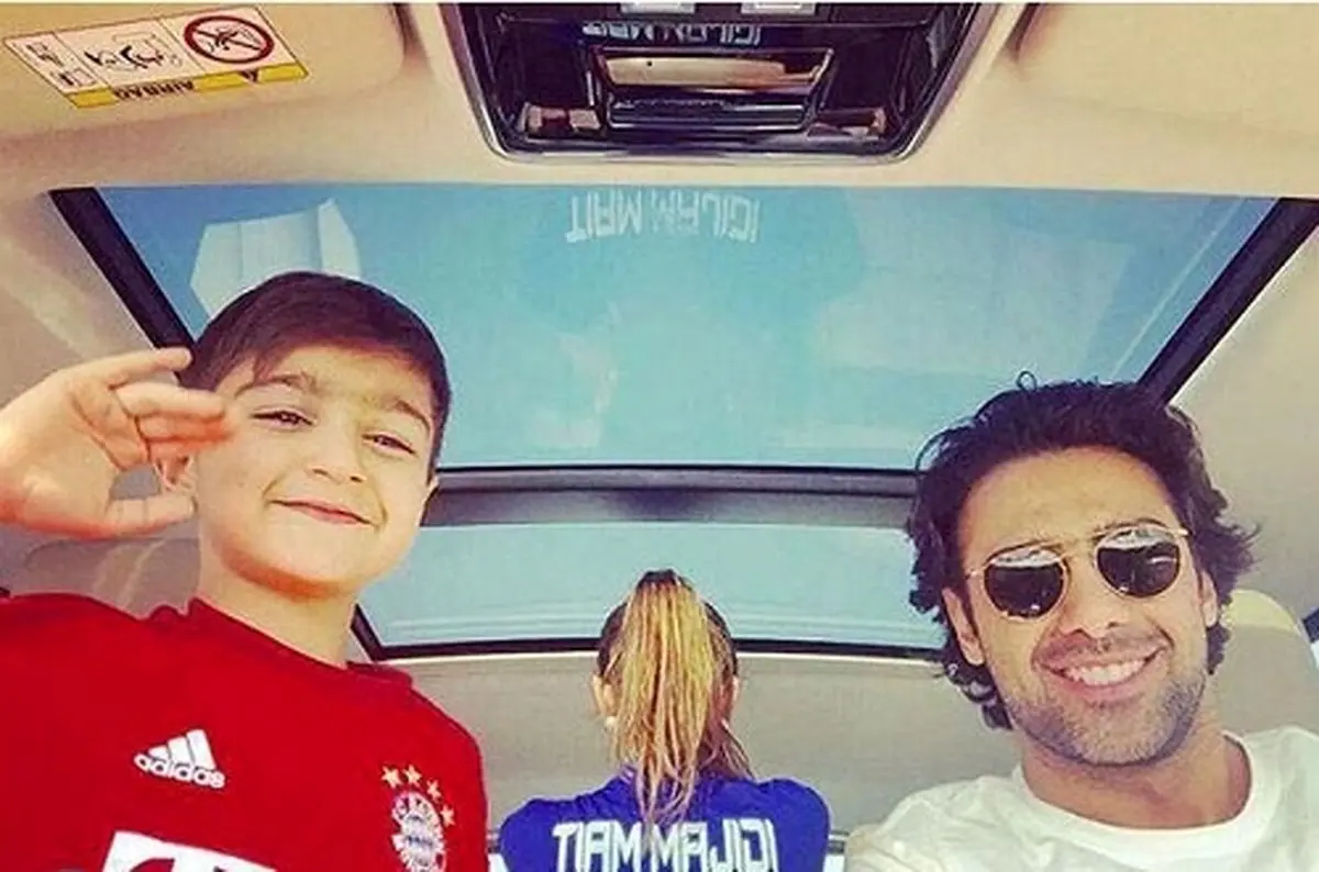 پسر فرهاد مجیدی به خاطر هادی نوروزی قرمز پوشید/عکس