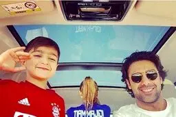 پسر فرهاد مجیدی به خاطر هادی نوروزی قرمز پوشید/عکس