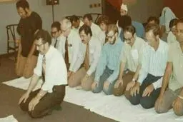 تصویری از نماز جماعت با اقتدا به ابراهیم یزدی، تگزاس، ۱۹۶۸ میلادی