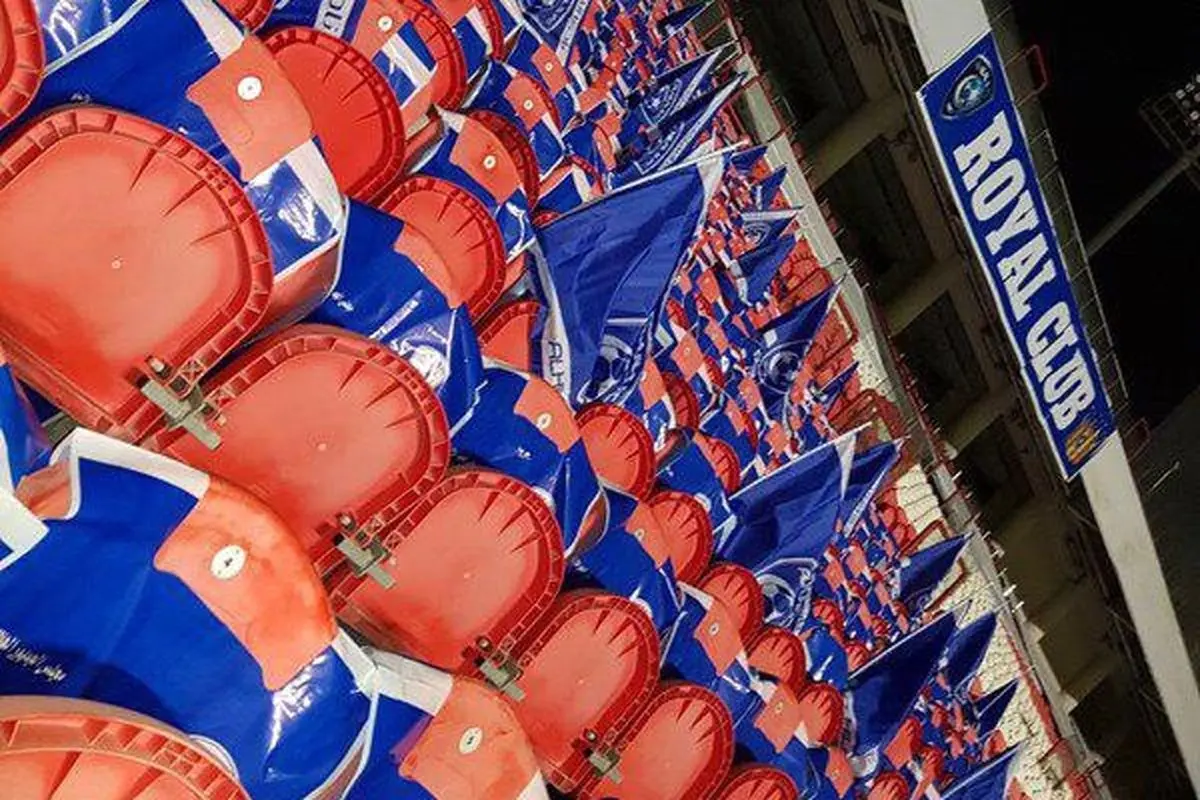 تصویری از آبی‌پوش شدن ورزشگاه بن‌زاید پیش از بازی سرخ‌پوشان