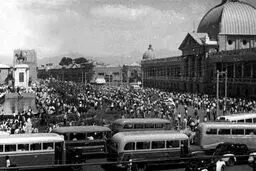 ترافیک میدان توپخانه تهران‎سال1332/عکس
