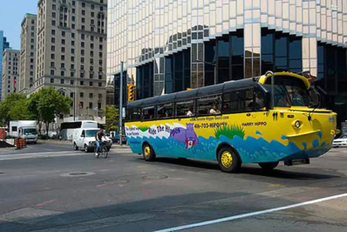 اتوبوس‌های دوزیست در کانادا!/ تصاویر