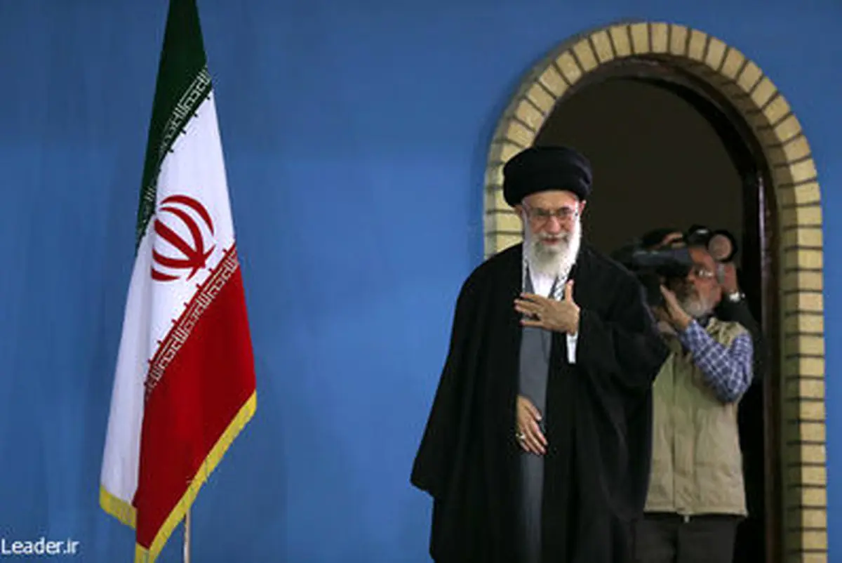 دیدار هزاران نفر از مردم قم با رهبر انقلاب/ تصاویر