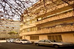 قدم زدن در «محله پیرمردهای موتلفه‌» /قصابی که می گوید موتلفه ای ها هم از گرانی گوشت می نالند /حس و حال همسایه پلاک 44 بودن/کِیف می کردم که به عسگراولادی سلام و تعارف کنم/ آقای همسایه به میرسلیم رأی نداد چون... /توصیف پیرزن محله به دانشگاهی با روحیات اصولگ