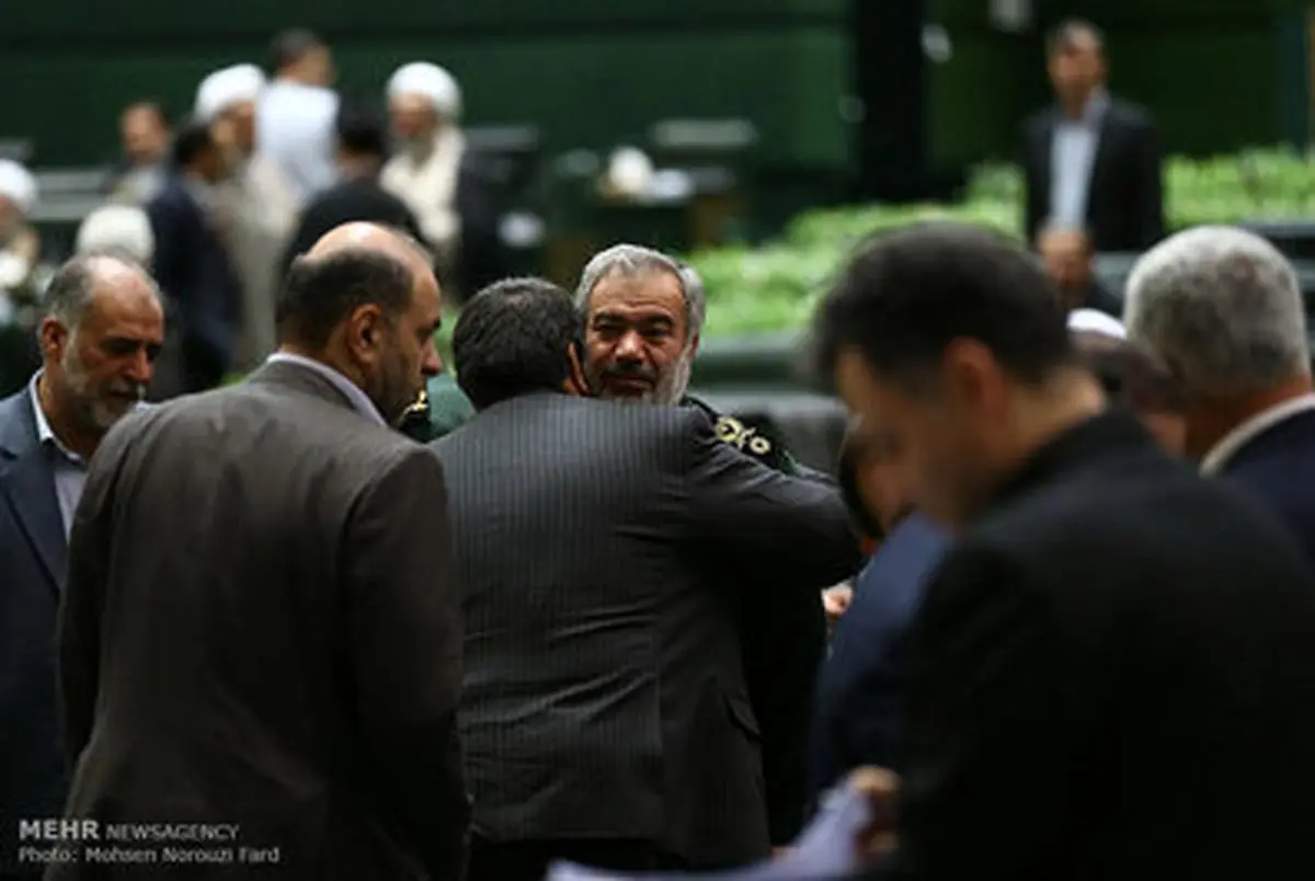 تقدیر از فرماندهان نیروی دریایی سپاه در مجلس/تصاویر