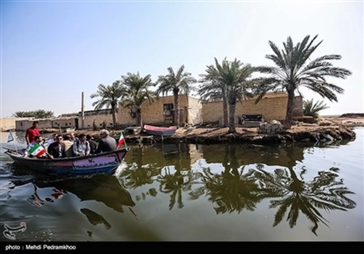 کتابخانه جالب و شناور در خوزستان/ تصاویر