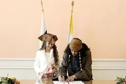 ازدواج با لباس دزدان دریایی در روسیه/عکس