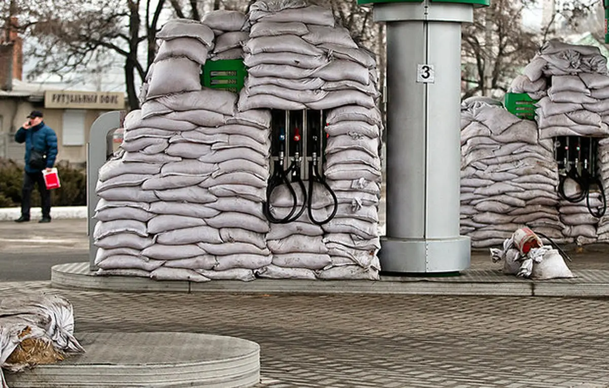 پمپ‎های بنزین این روزها در اوکراین/عکس