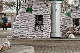 پمپ‎های بنزین این روزها در اوکراین/عکس