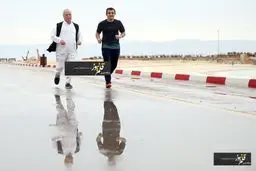 عکس کمتر دیده شده از آیت‌الله هاشمی و پسرش در حال ورزش کردن و دویدن