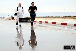 عکس کمتر دیده شده از آیت‌الله هاشمی و پسرش در حال ورزش کردن و دویدن