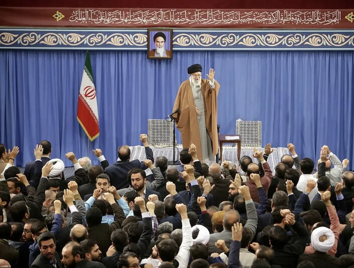 دیدار جمعی از مداحان و ذاکران اهل بیت(ع) با رهبرمعظم انقلاب/ تصاویر