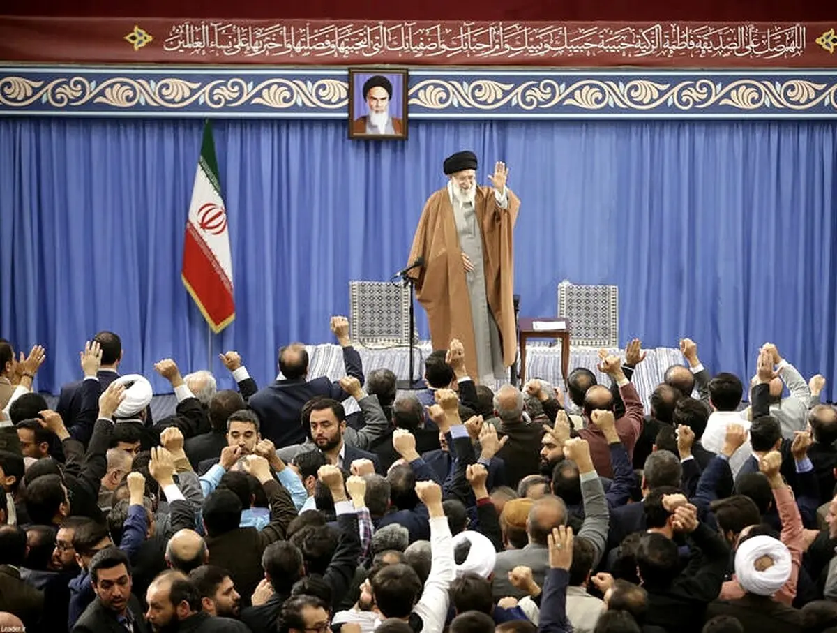 دیدار جمعی از مداحان و ذاکران اهل بیت(ع) با رهبرمعظم انقلاب/ تصاویر