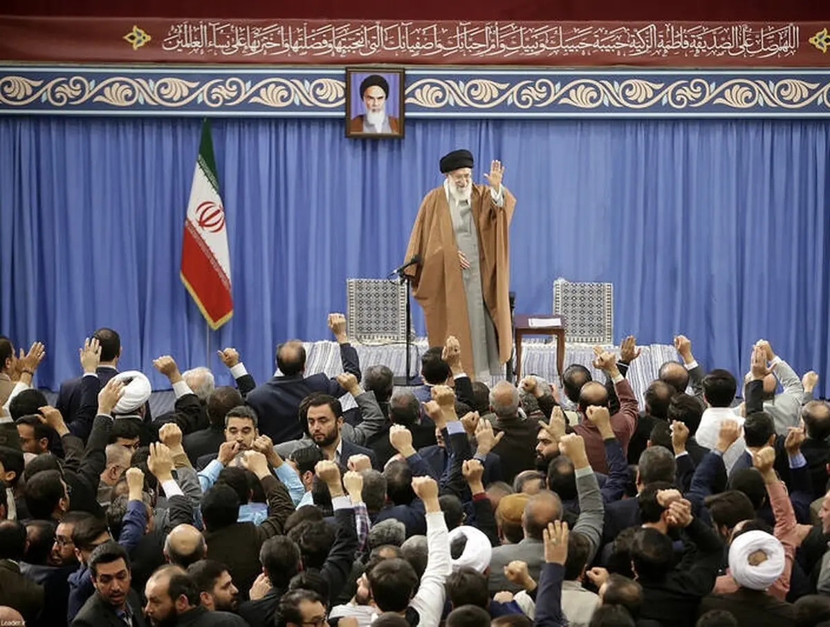 دیدار جمعی از مداحان و ذاکران اهل بیت(ع) با رهبرمعظم انقلاب/ تصاویر