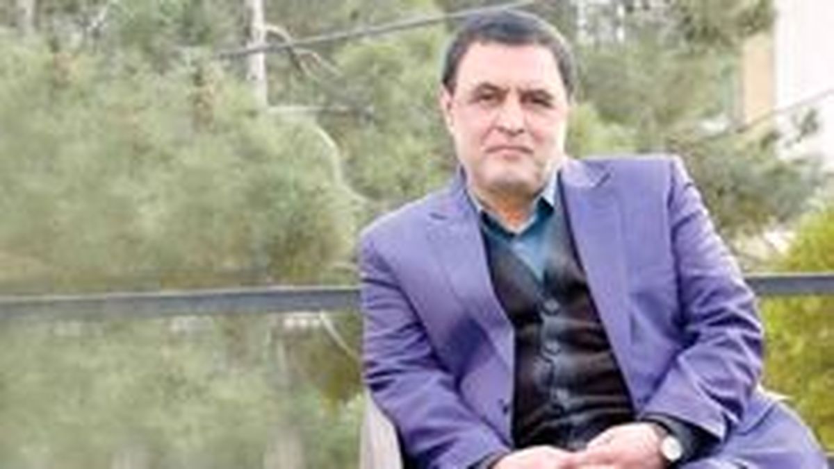 ناصر ایمانی: منظور آشنا تغییر نظام سیاسی نیست/ یک متلک سیاسی بود نه یک بحث جدی/ روحانی در طرح موضوع رفراندوم هیچ کدی از تغییر نظام سیاسی نداده است