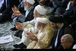 رئیس مجلس خبرگان در نماز جمعه/ عکس