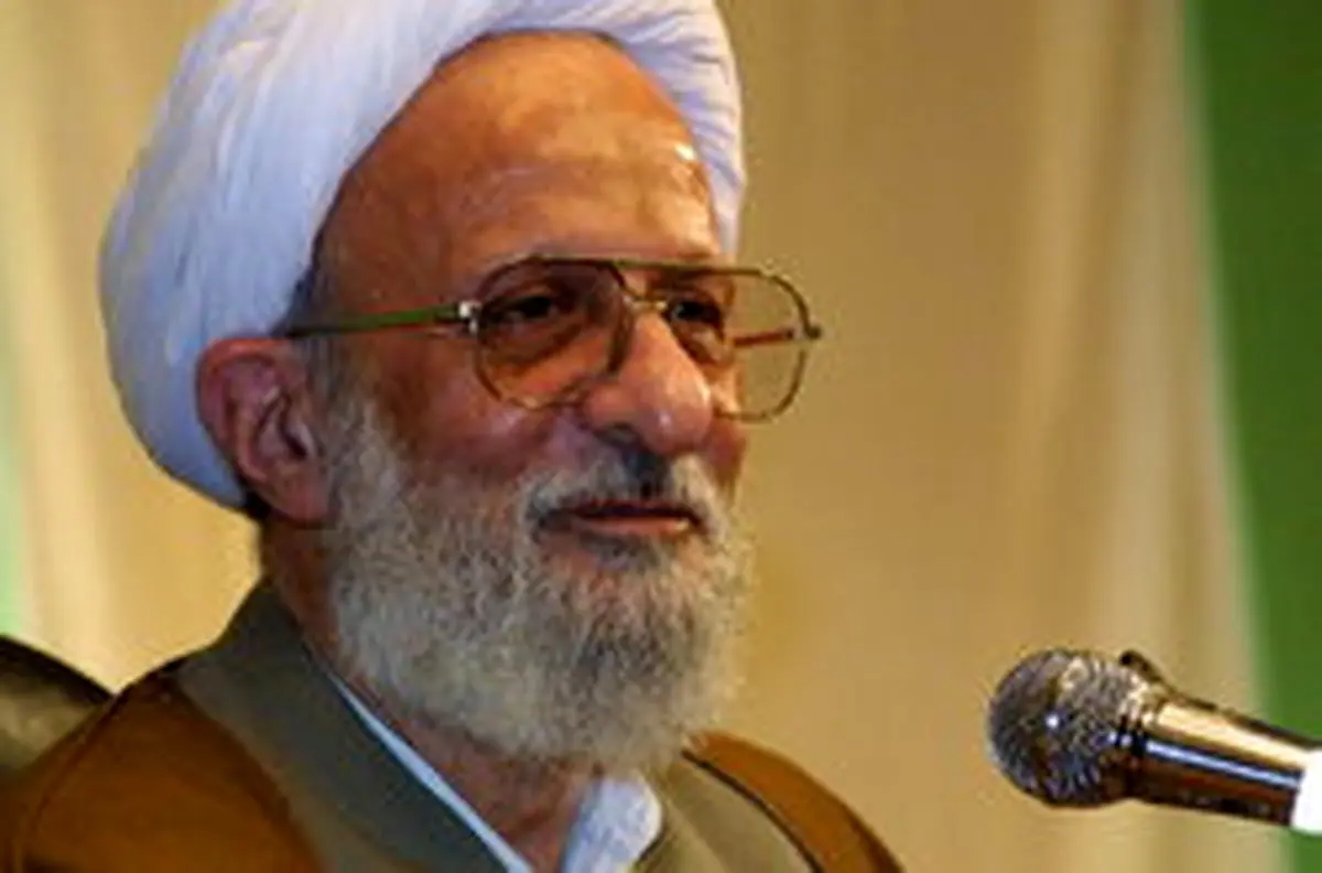 مصباح یزدی: اطاعت از ولی‌فقیه‌ مانند اطاعت از ائمه معصومین واجب است/ آیا همه مسئولان، این امر را باور دارند؟