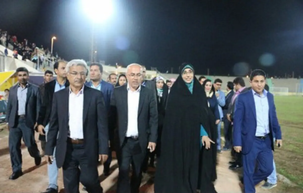 جشن پیروزی یک کاندیدای زن در استادیوم! /تصاویر