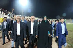 جشن پیروزی یک کاندیدای زن در استادیوم! /تصاویر