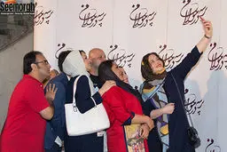 عکس های خانواده شریفی نیا و آزیتا حاجیان در اکران پرسه در حوالی من