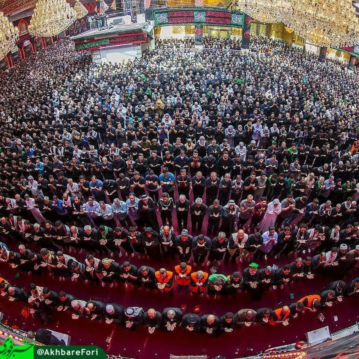 تصویر ویژه از نماز جماعت در حرم حضرت ابالفضل العباس علیه السلام