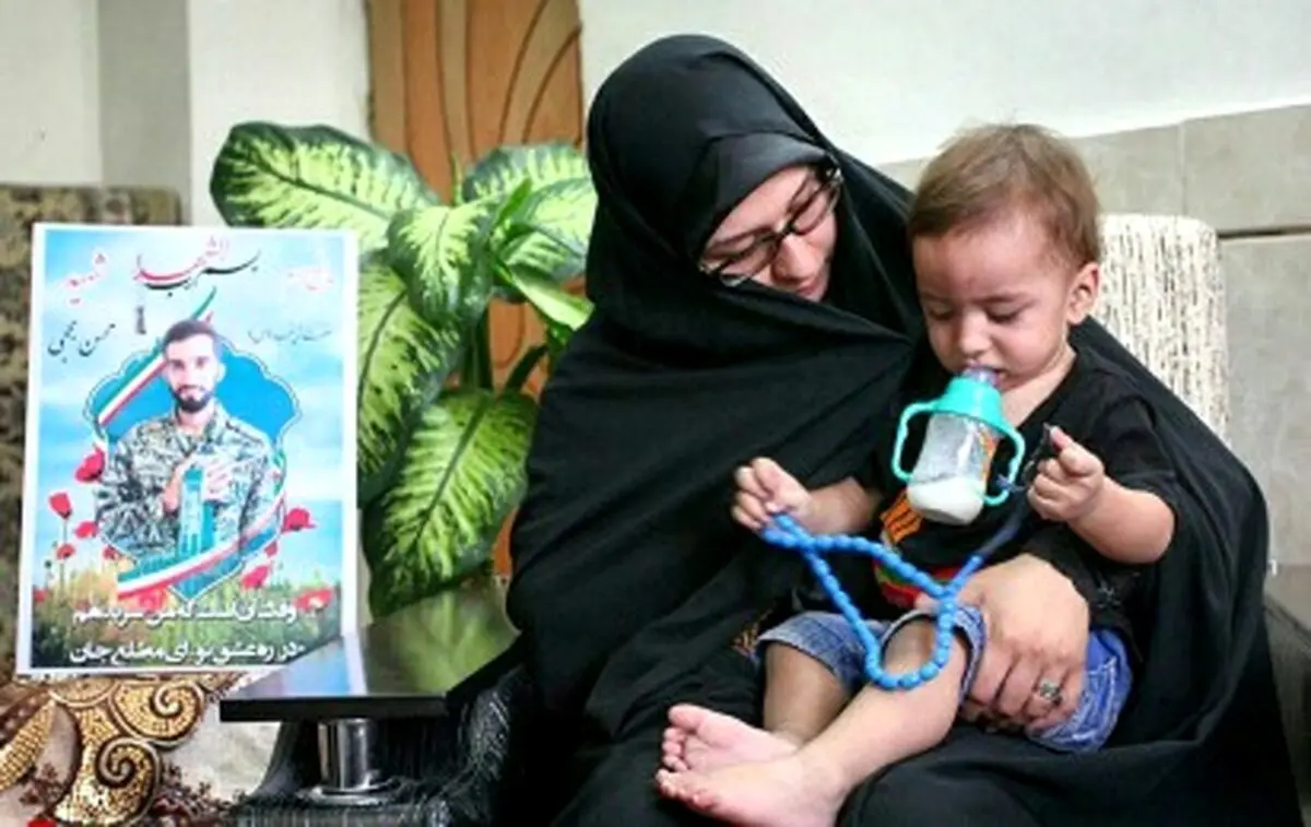 عکس / همسر و فرزند شهید مدافع حرم «محسن حججی»