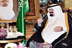 زخم پادشاه سعودی سوژه شد +عکس
