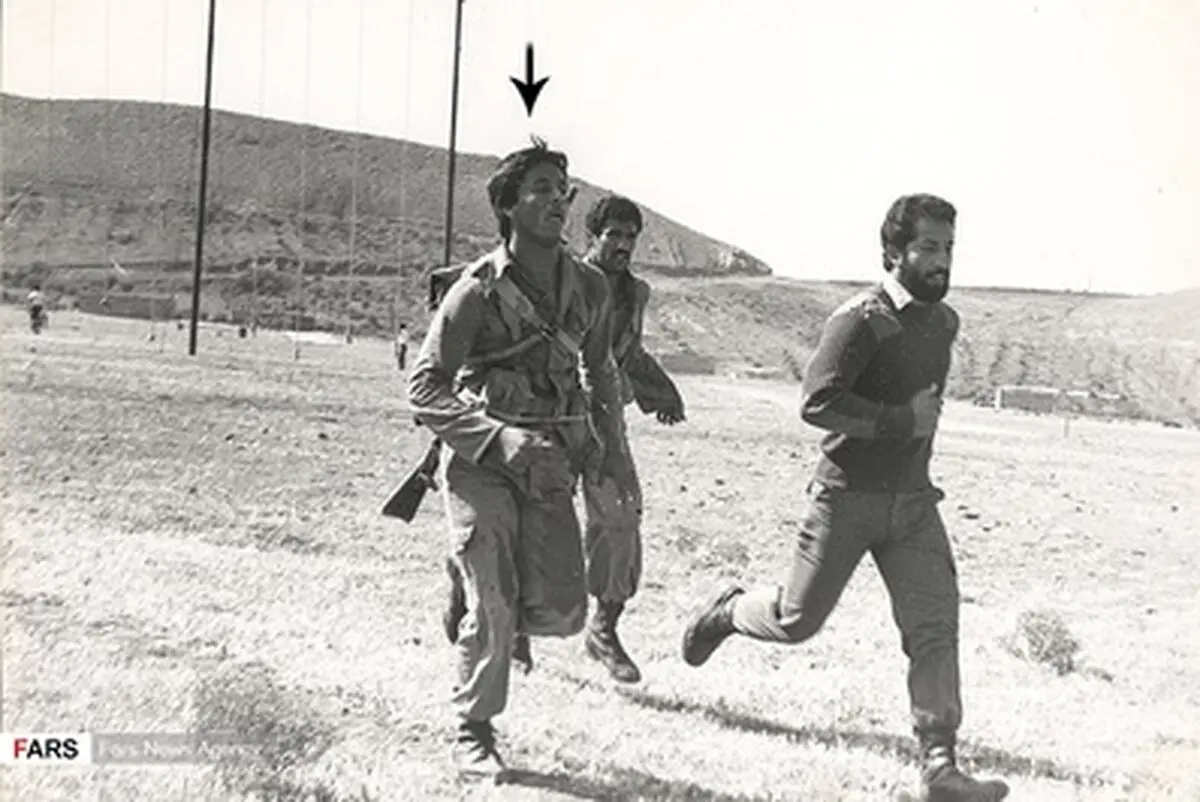 چند سکانس تصویری از تفنگداری که پای ناوهای ایران را به آب‌های دور باز کرد