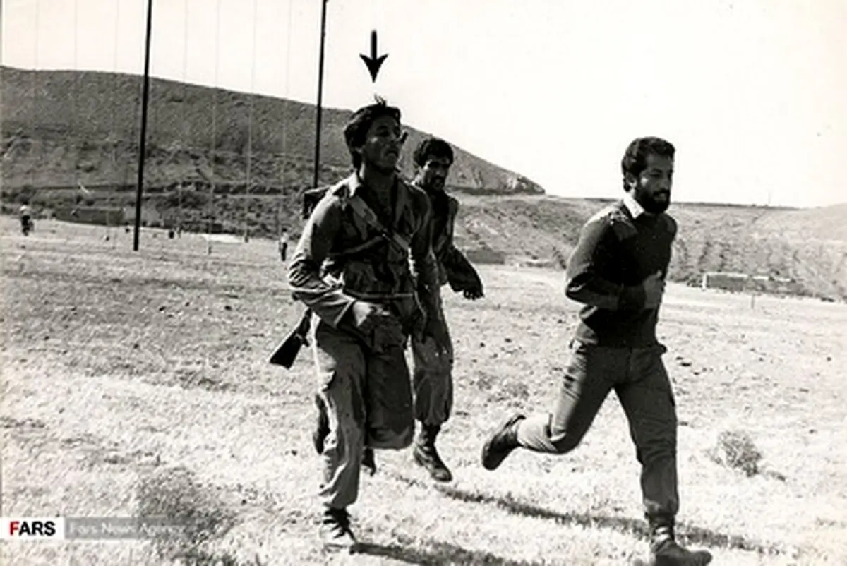 چند سکانس تصویری از تفنگداری که پای ناوهای ایران را به آب‌های دور باز کرد