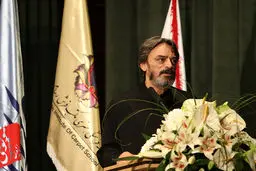 علیزاده با لباس سیاه روی صحنه رفت/تصاویر