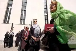 گزارش رویترز از انتخابات ایران/ تصاویر