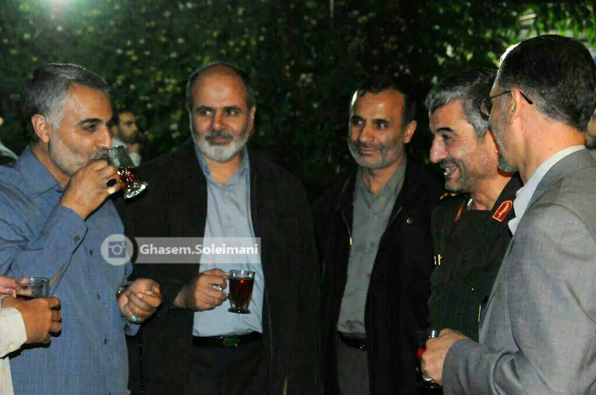 تصویر كمتر ديده شده از دورهمی فرماندهان با سردار سلیمانی