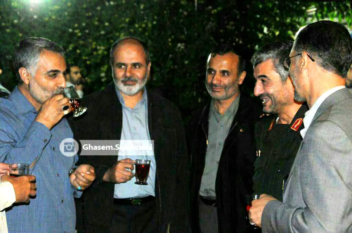 تصویر كمتر ديده شده از دورهمی فرماندهان با سردار سلیمانی