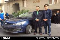 هوادار تراکتورسازی برنده خودرو شد/عکس